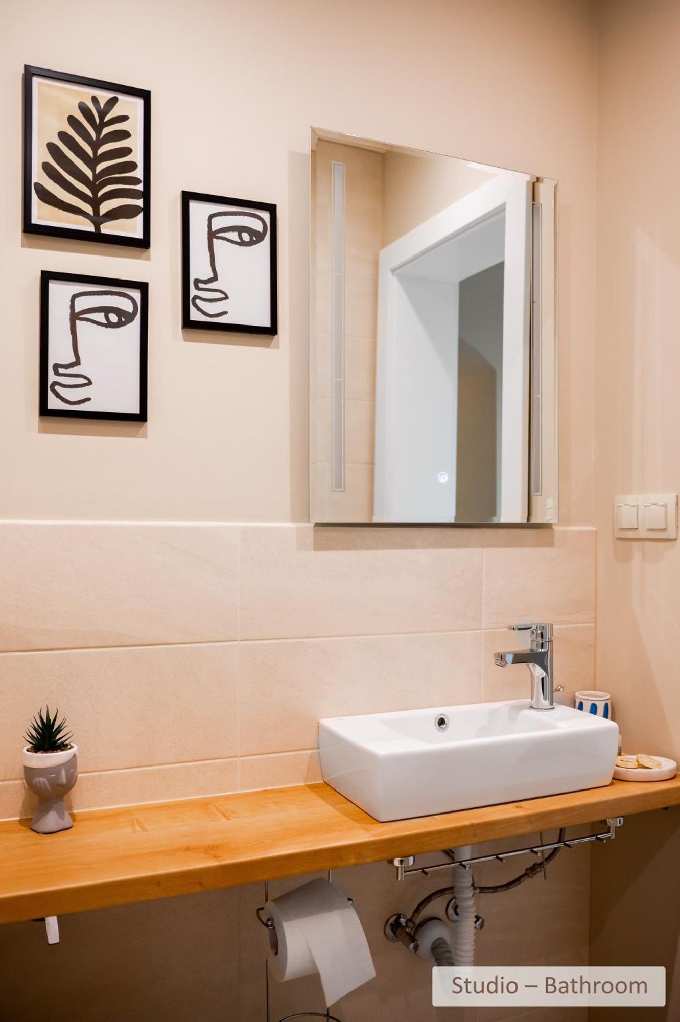 Super Central Stylish Suite & Studio With Shared Terrace By Flat Mаnager صوفيا المظهر الخارجي الصورة